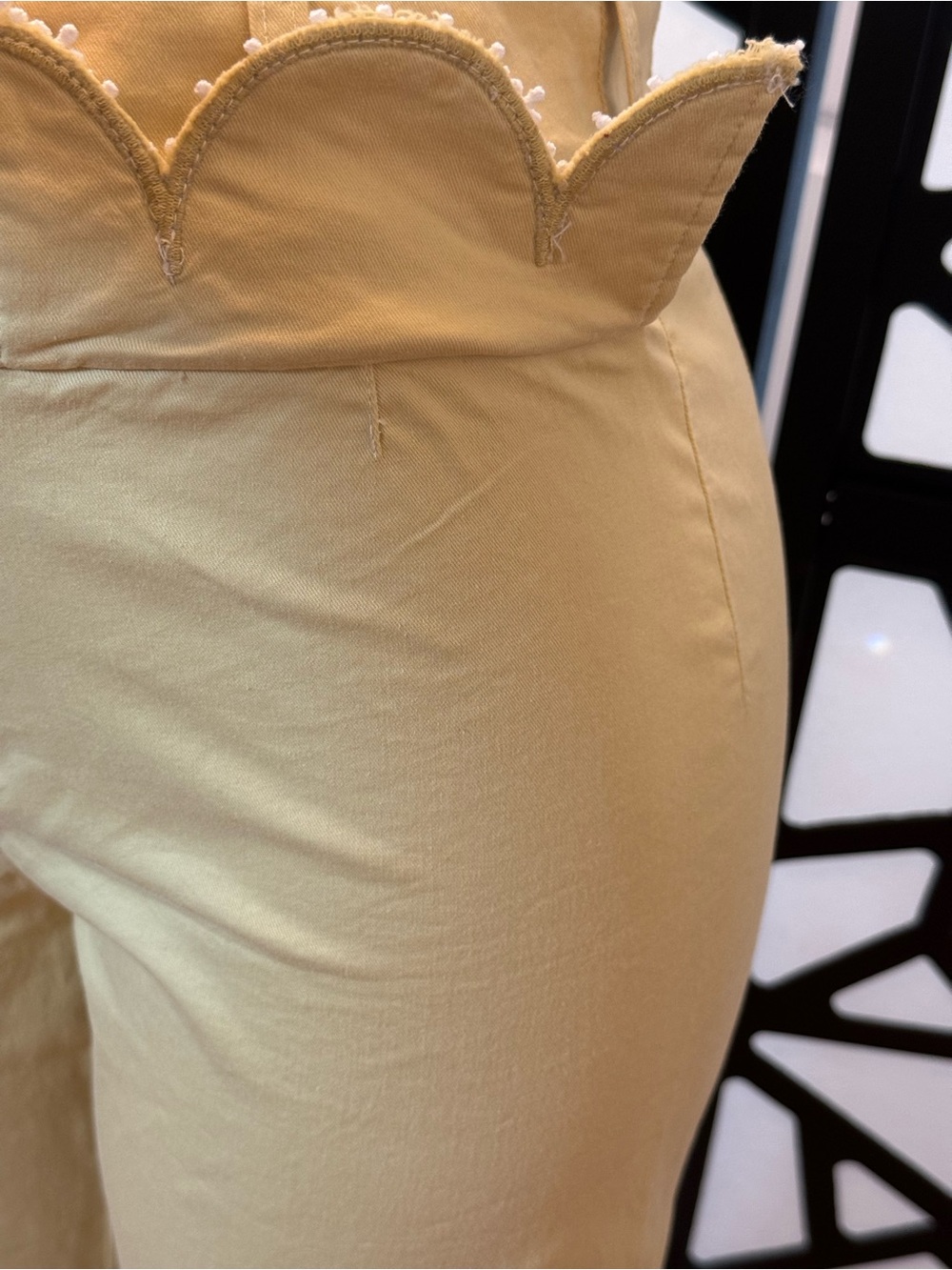 ee:some Perla Floral Straight Leg crop Butter yellow-white scalloped lace NWT - Picture 7 of 9
